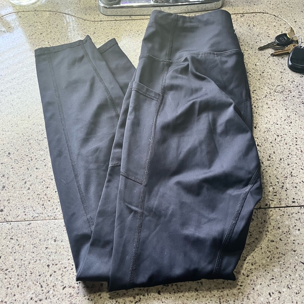 Black leggings with pockets